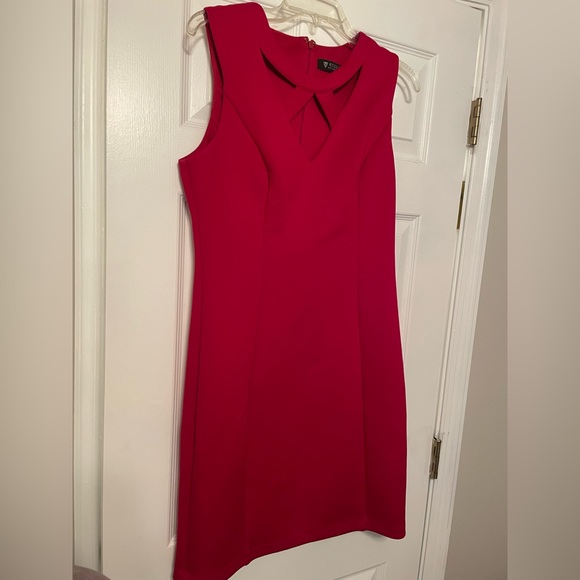 Red dress with front geometrical neckline - Picture 1 of 4